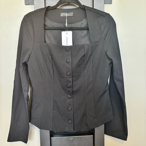 Zesica Jackets & Blazers - NWT Zesica Black Fitted Square Neck Blazer - size L​​